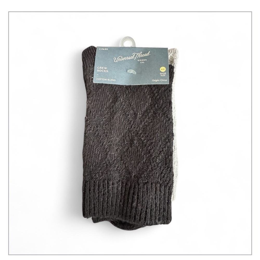 3 Pack Knit Crew Socks 🧦 - Picture 3 of 4